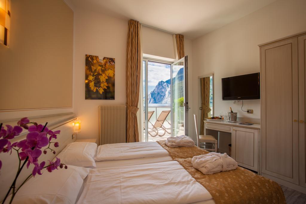 Hotel Lido Blu - Surf&Bike Torbole Sul Garda Exterior foto
